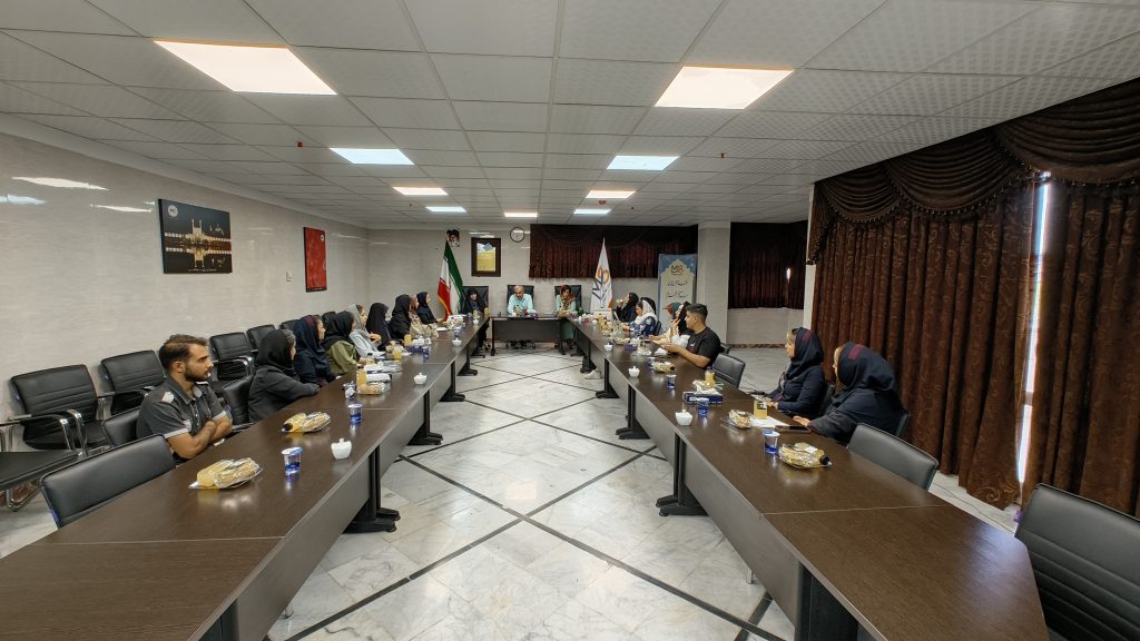 نشست هماندیشی پرسنل کلینیک ایران زمین در تیر ۱۴۰۴
